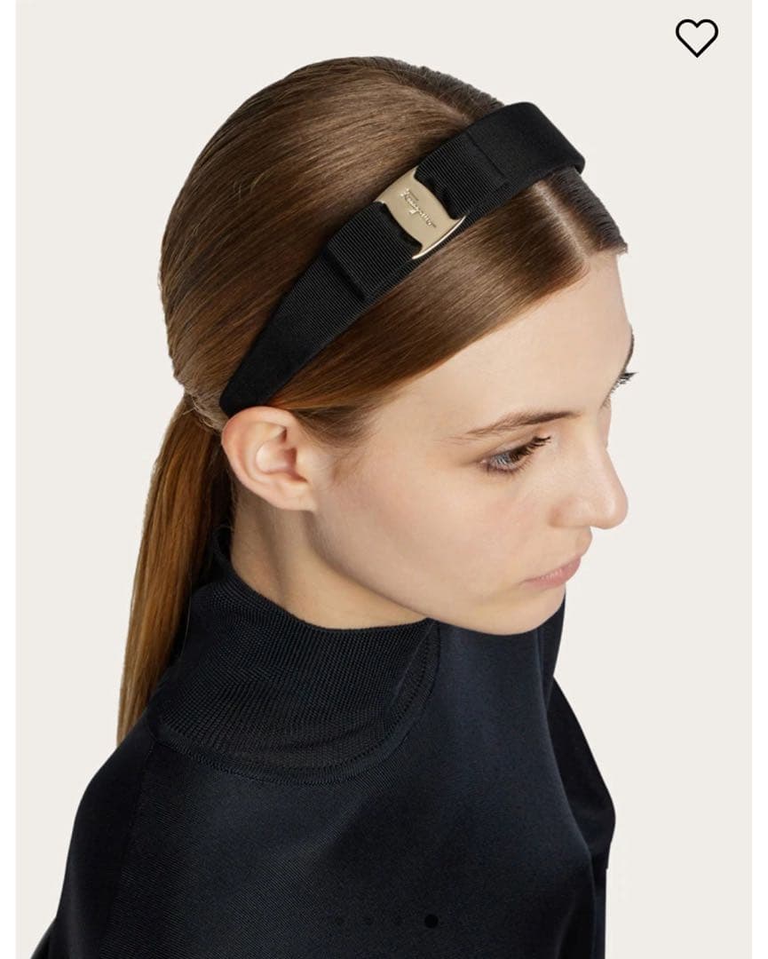 フェラガモ　FERRAGAMO ブラックカチューシャ