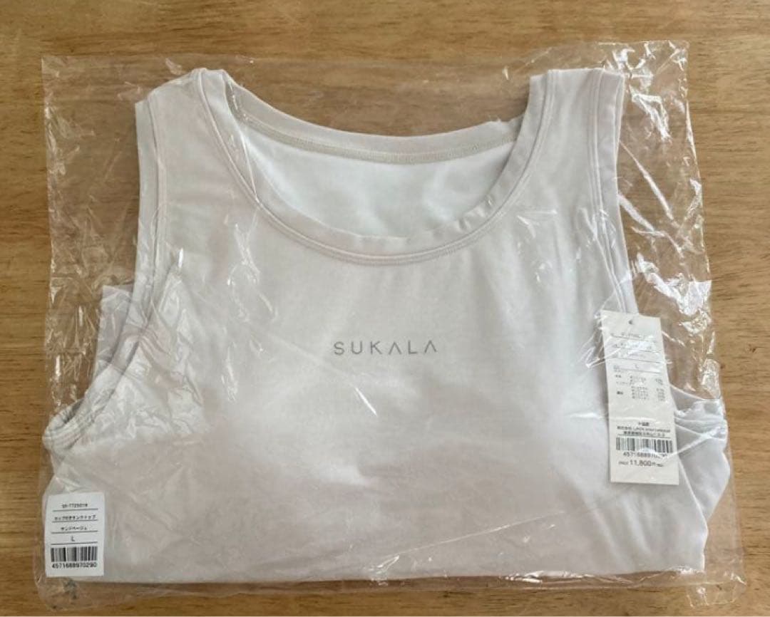 新品未開封【SUKALA】カップ付きタンクトップL サンドベージュ（ホワイト系）