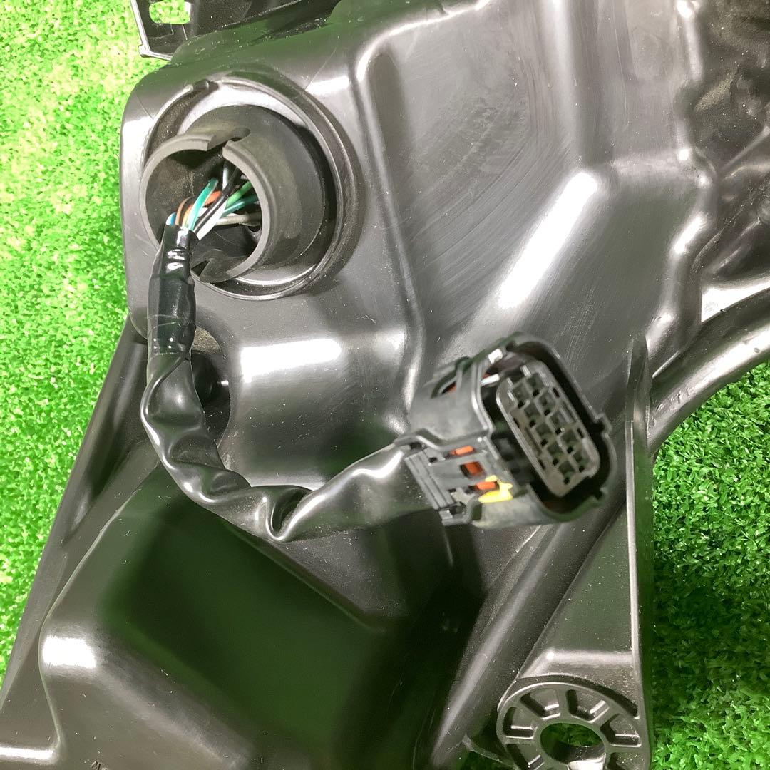 j*t様 ヘッドライト　PCX125/160(JK05/KF47)　35603-