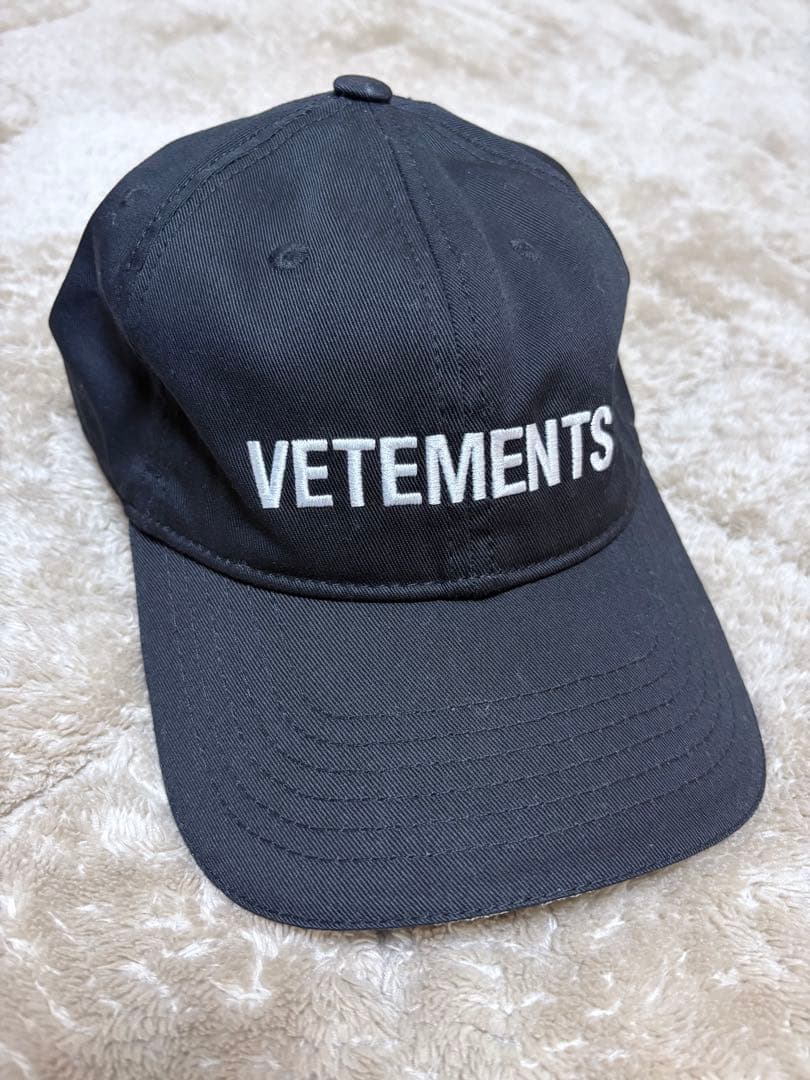 VETMENTS キャップ