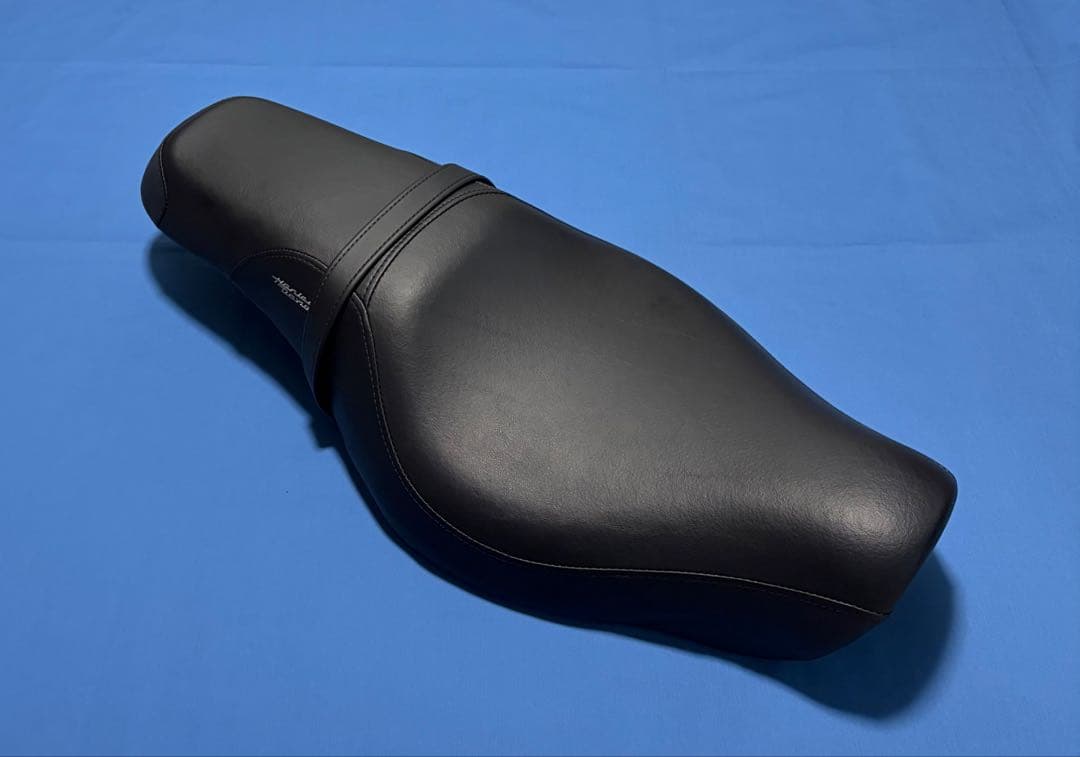 【美品】ハーレー純正　スポーツスター用シート　バッドランダー