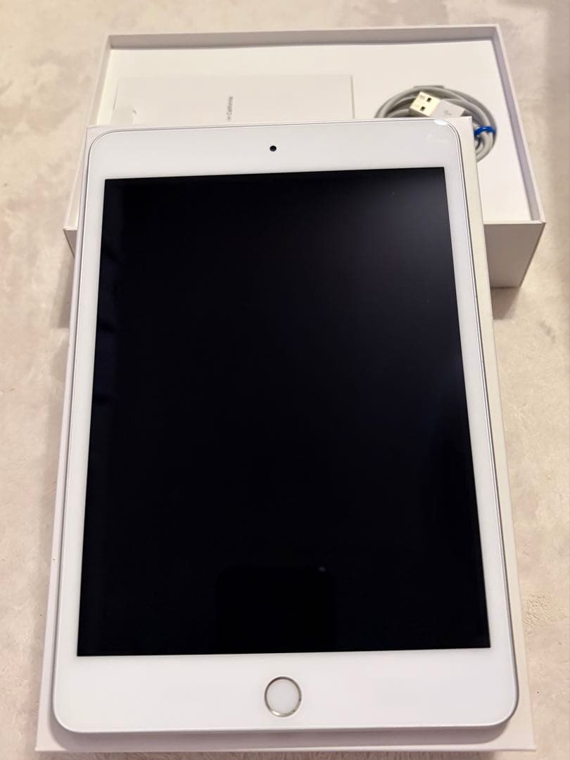 iPad mini 5 WiFi モデル 256GB シルバー