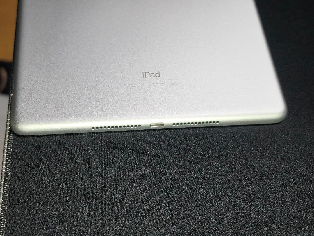 T*ー様 iPad　第５世代　32GB シルバー