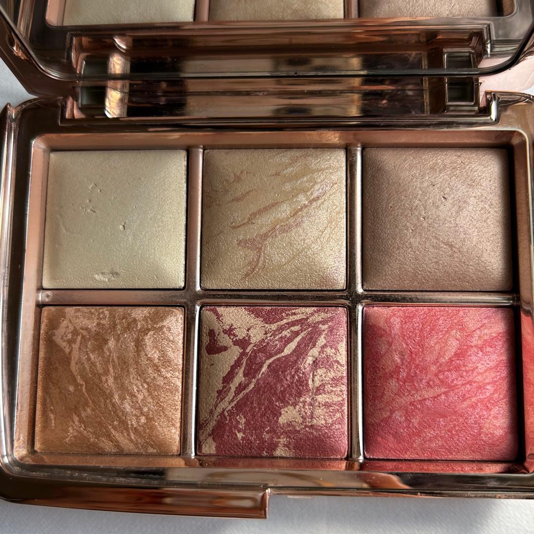 チーク Hourglass Ambient Lighting Edit Volume 3
