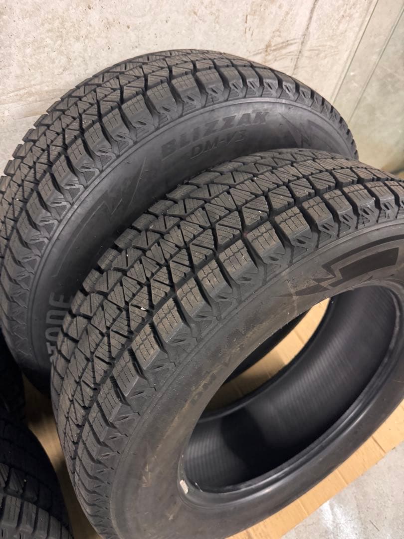 ブリヂストン225 65R 17 ブリザックDM-V2