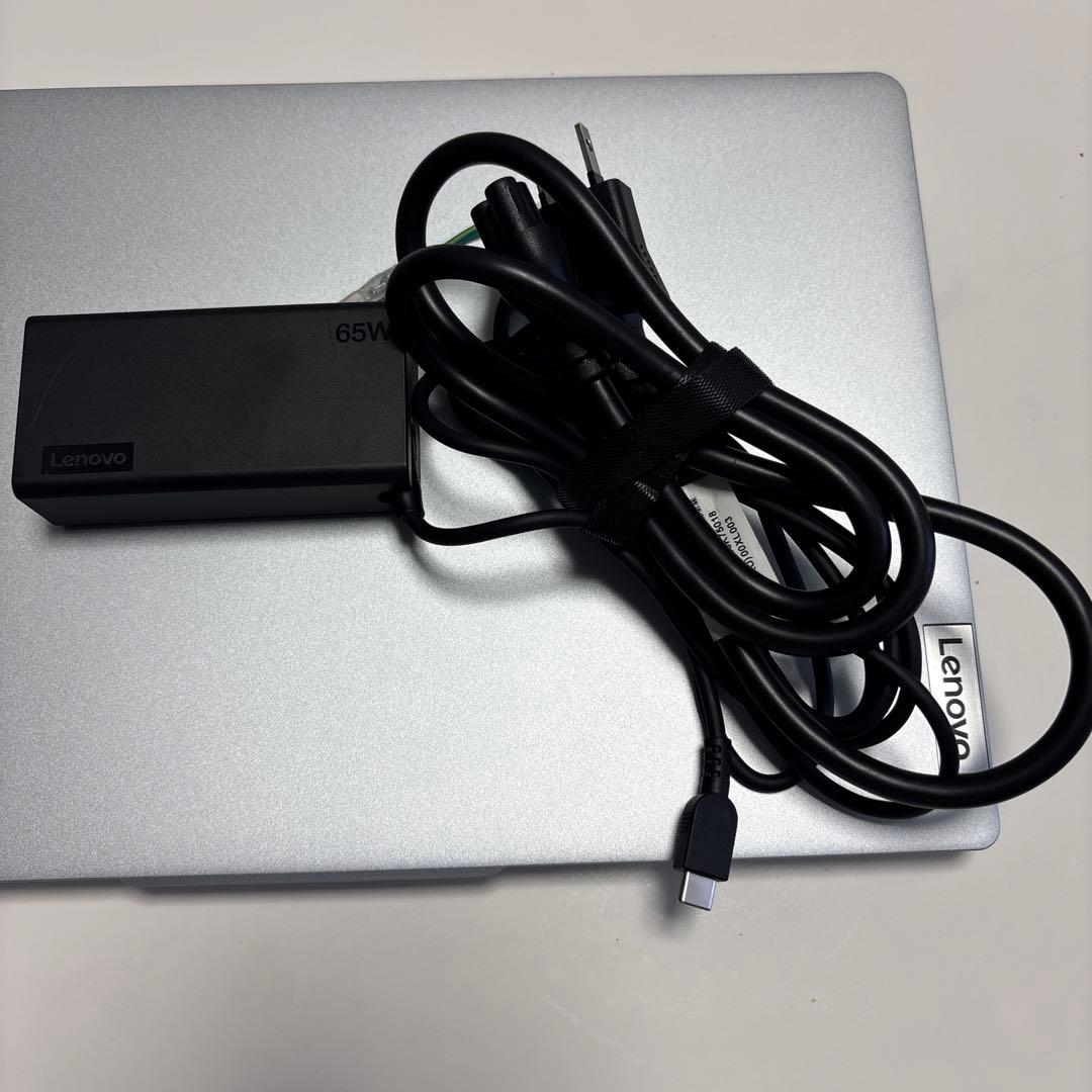 Lenovo IdeaPad Slim 5 Light 14ABR8 美品