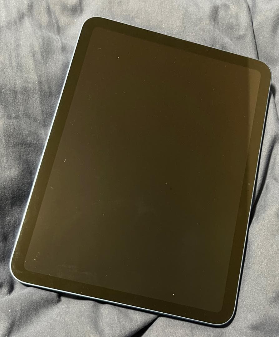 【美品】iPad（10世代 Wi-Fiモデル） 64GB シルバー 本体＆外箱