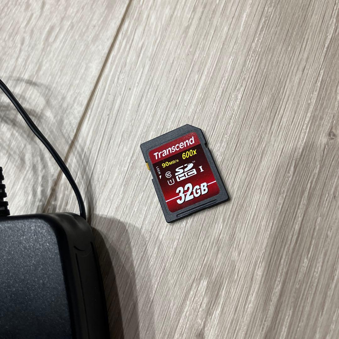 エブリオ　ビデオカメラ　ピンクゴールド　GZ-HM670 ＋ 32GB