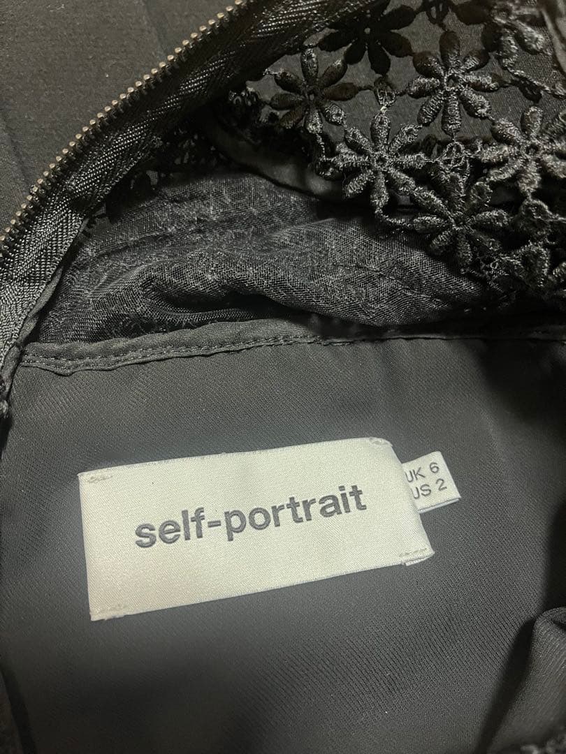 指原莉乃さん愛用　Self Portrait bellis dress