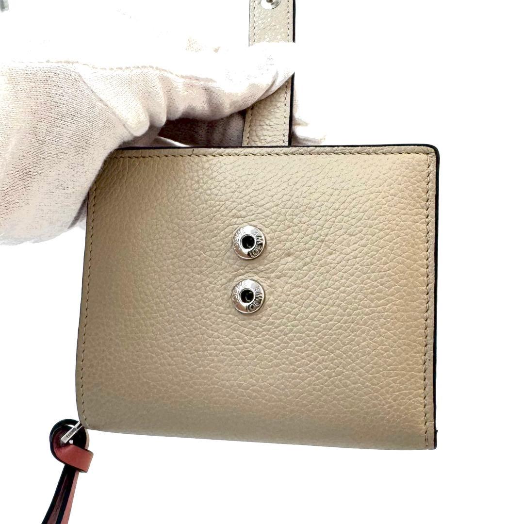 LOEWEロエベ コンパクトジップウォレット ライトオーツ×ハニー アナグラム