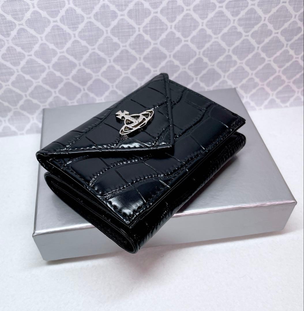 【内柄も素敵☆最新】Vivienne Westwood 三折財布