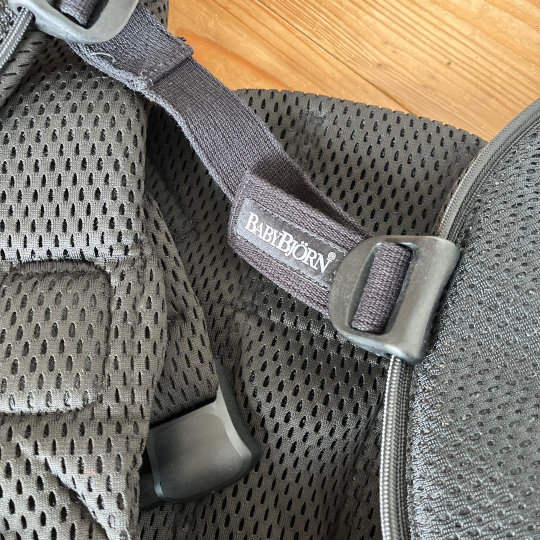 ベビービョルン　ONEKAI AIRメッシュ　黒　抱っこ紐
