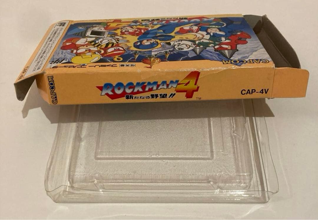 ロックマン4 新たなる野望！！　ファミコンソフト　箱.説明書付