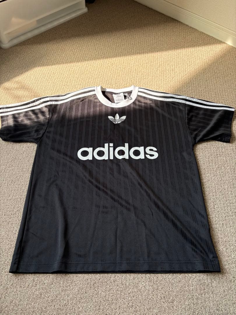 adidas サッカーTシャツ