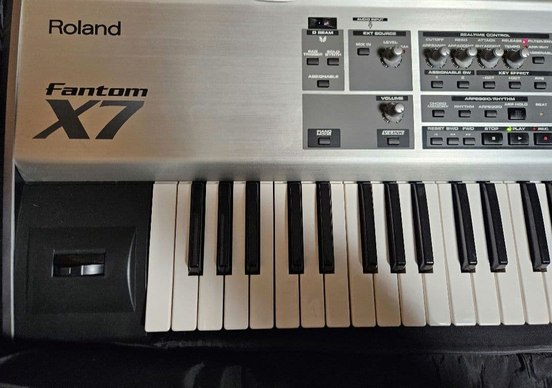 夜*桜様 送料無料 ROLAND X7 シンセサイザー ファントム 76鍵 電子