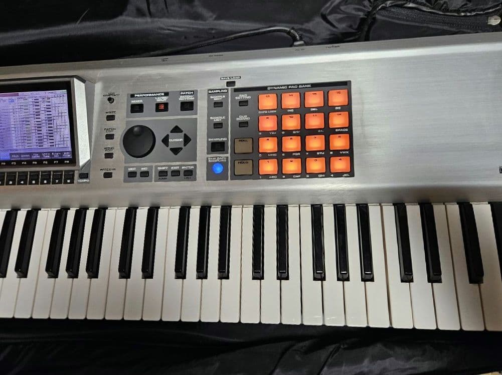 夜*桜様 送料無料 ROLAND X7 シンセサイザー ファントム 76鍵 電子