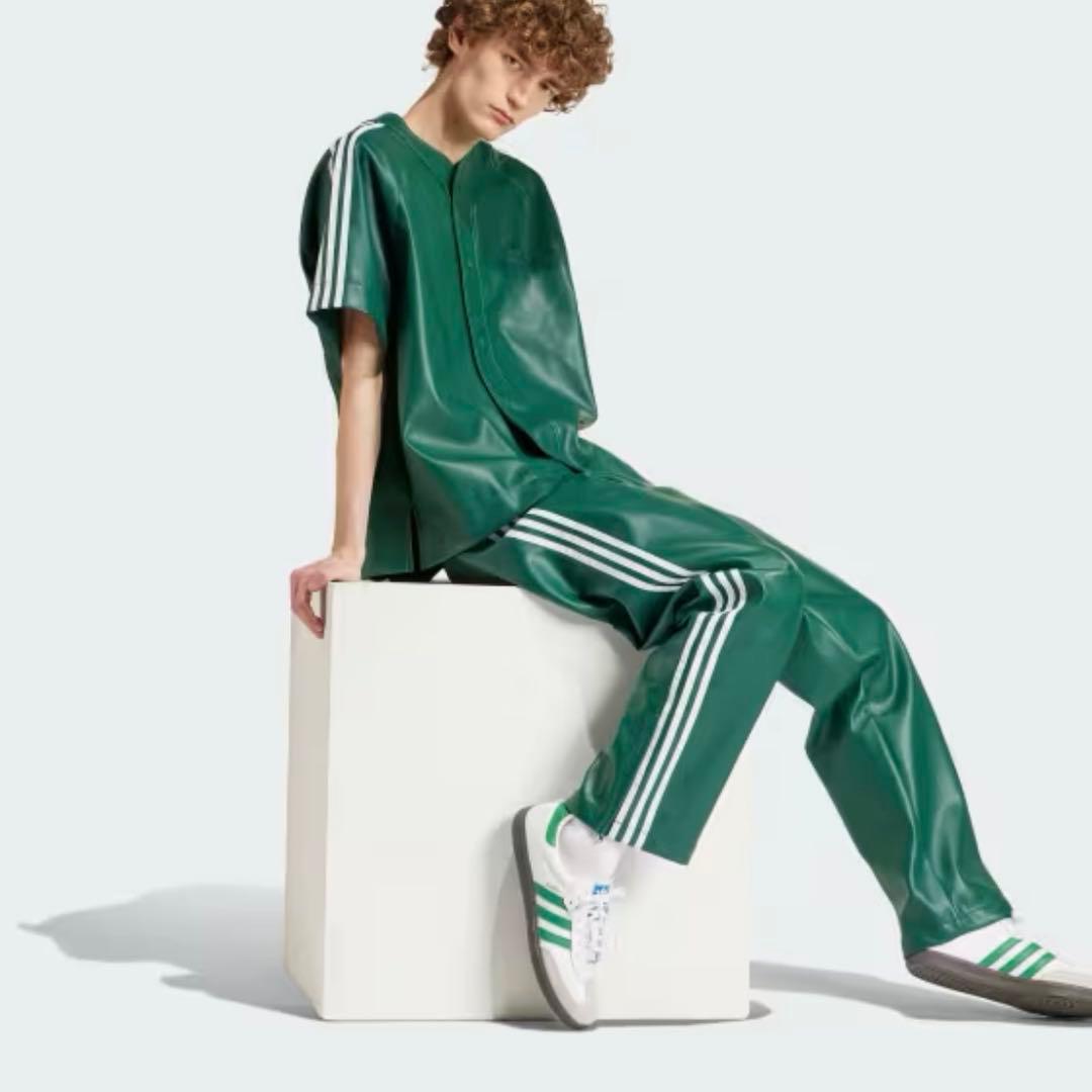 新品　adidas フェイクレザー ファイヤーバード トラックスーツパンツ 緑