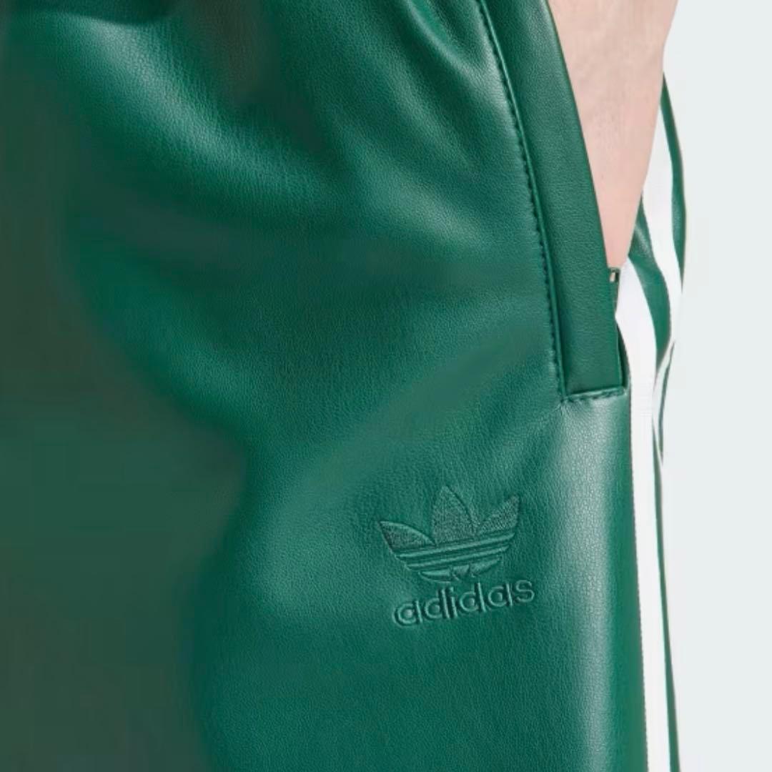 新品　adidas フェイクレザー ファイヤーバード トラックスーツパンツ 緑