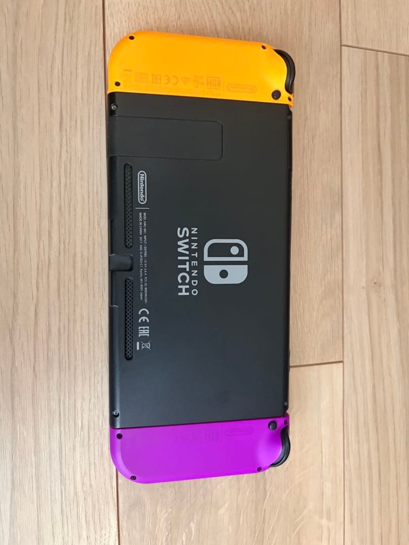 送料込美品・microSD付属・ニンテンドースイッチ本体・周辺機器