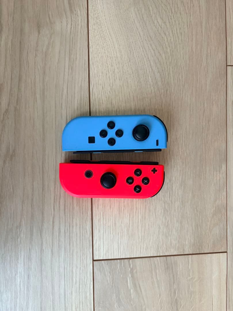 送料込美品・microSD付属・ニンテンドースイッチ本体・周辺機器