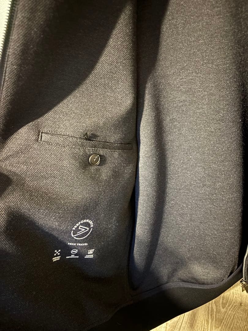 【77,000円ほど】BOSS ブルゾン　46