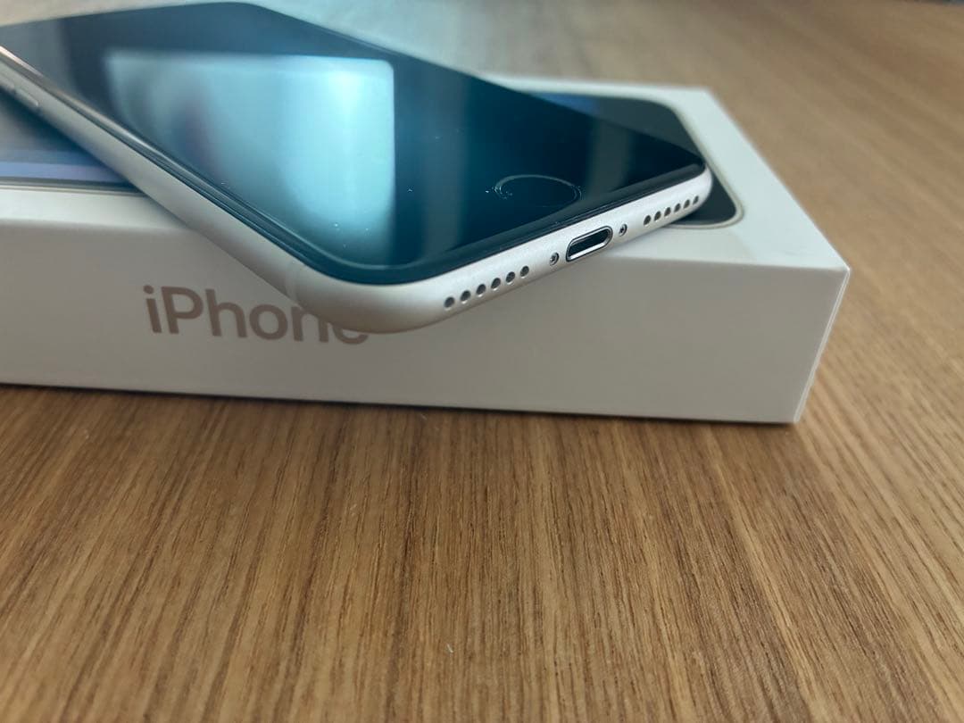 Apple iPhone SE3 128GB SIMフリー