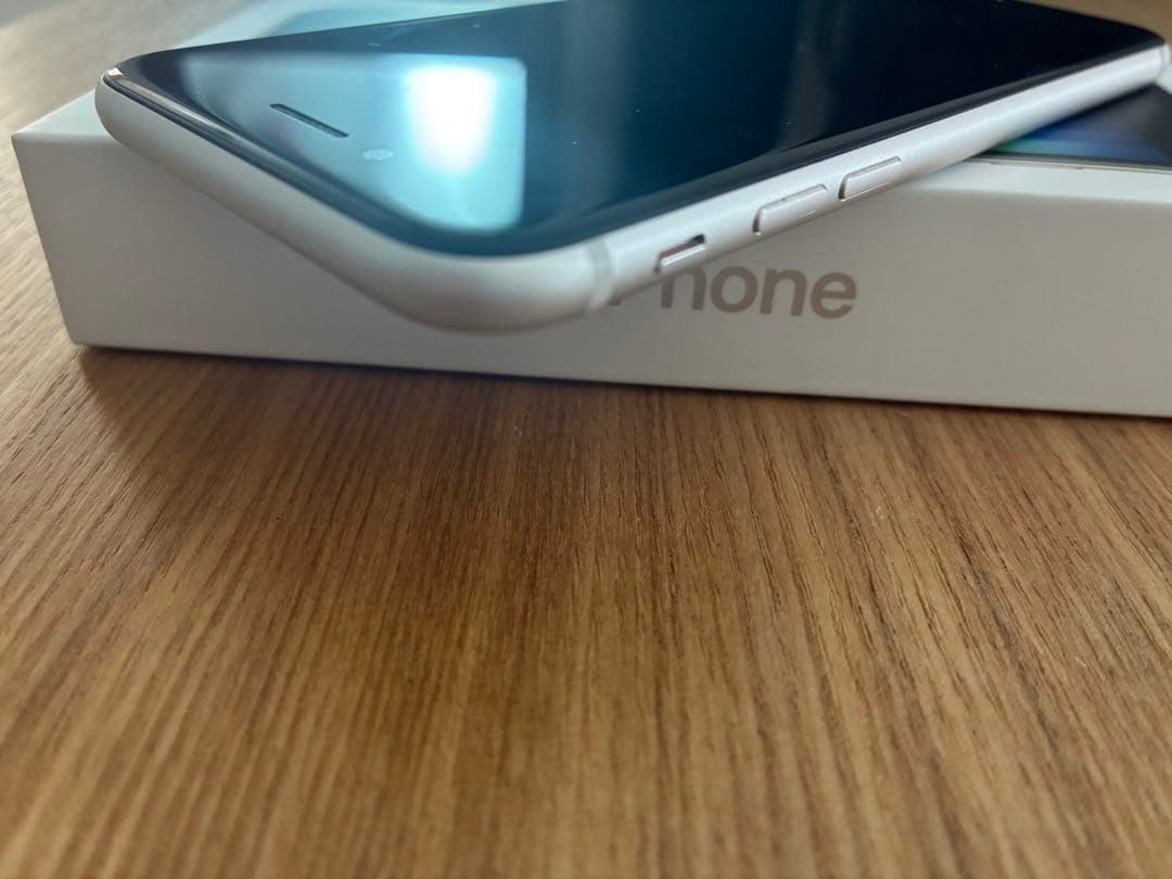 Apple iPhone SE3 128GB SIMフリー