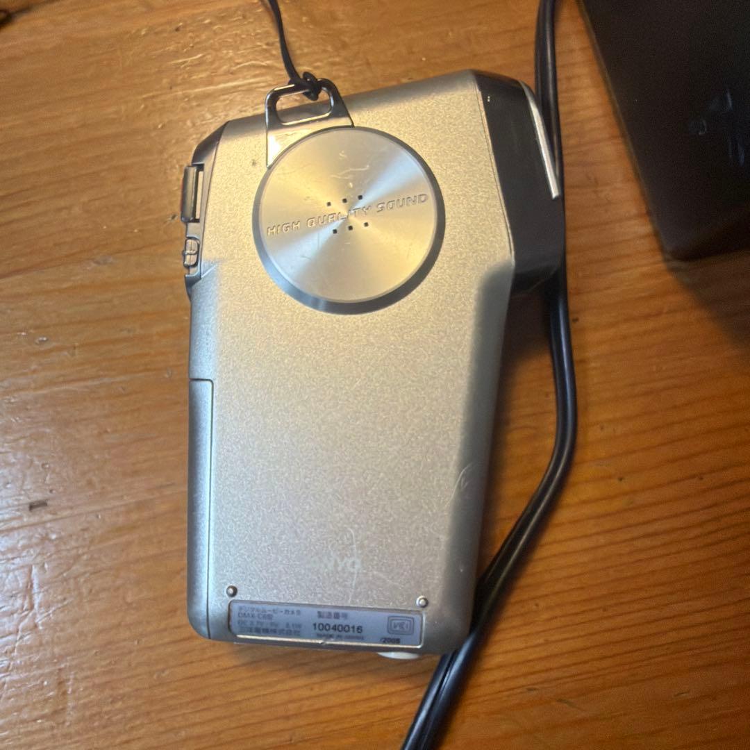 【美品】SANYO サンヨー Xacti DMX-C6型 ビンテージ　シルバー