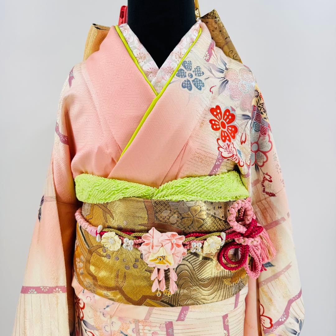 振袖フルセット　ピンク系　地紋　金彩　金駒刺繍　成人式　お正月　お祝い　正絹