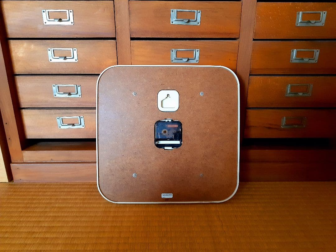 70's　SEIKO　掛け時計　ミッドセンチュリー　ビンテージ　ワインレッド