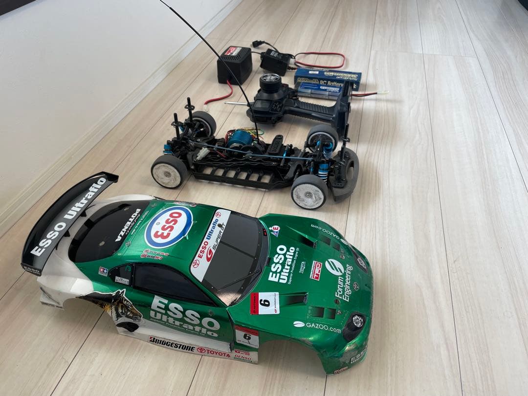タミヤ1/10RC TA05シャーシ エッソ・ウルトラフロー・スープラフルセット