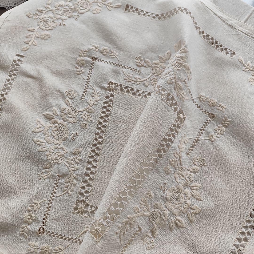 ドロンワーク　生成り刺繍　お手仕事　リネンクロス