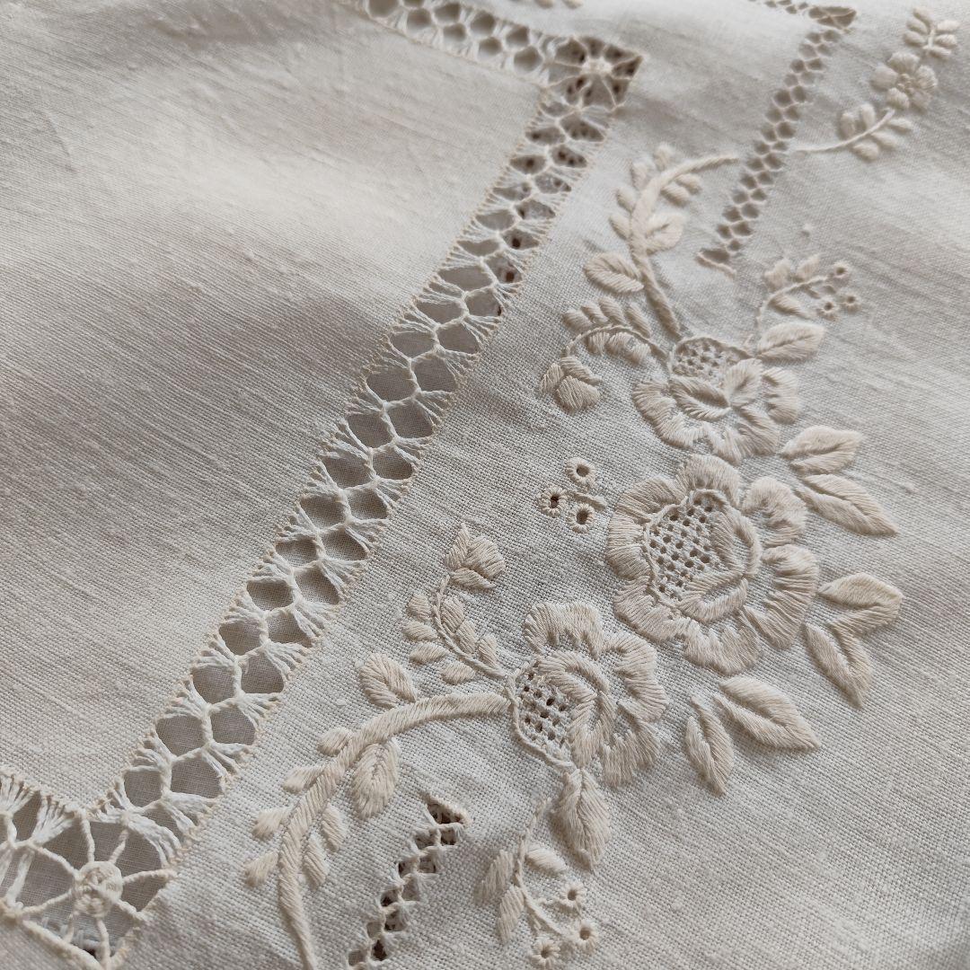 ドロンワーク　生成り刺繍　お手仕事　リネンクロス