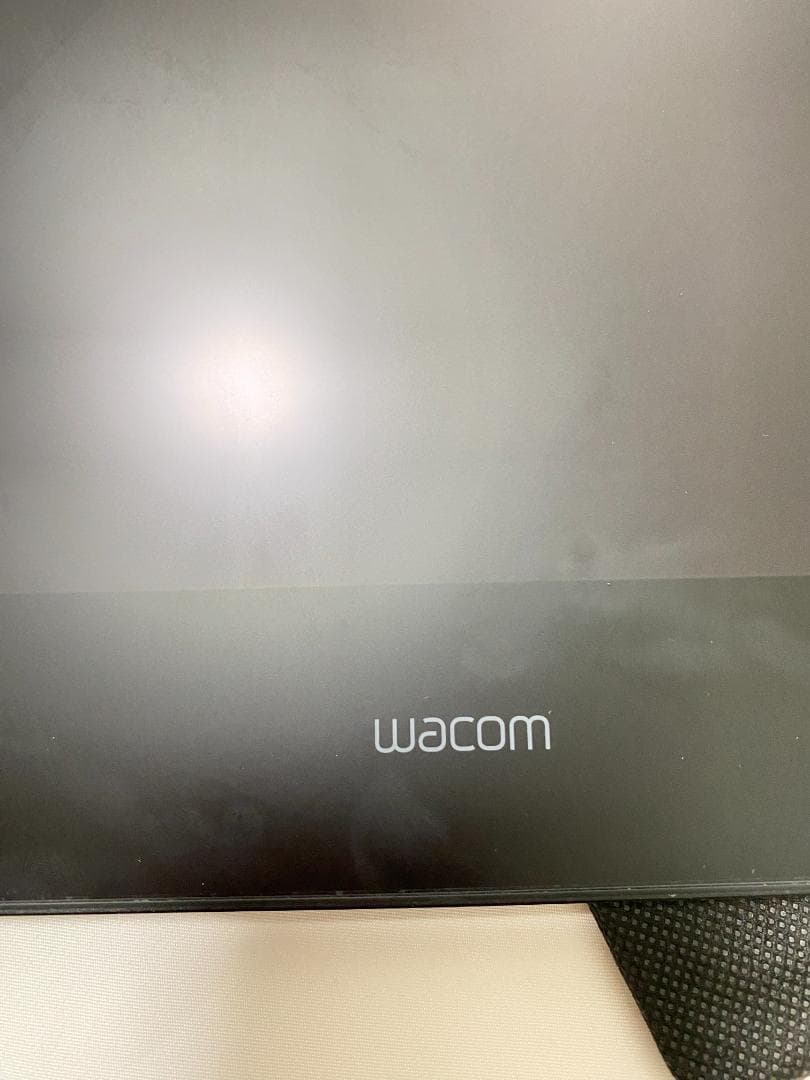 Wacom Cintiq Pro 16 (2021)　別売りのスタンド付き