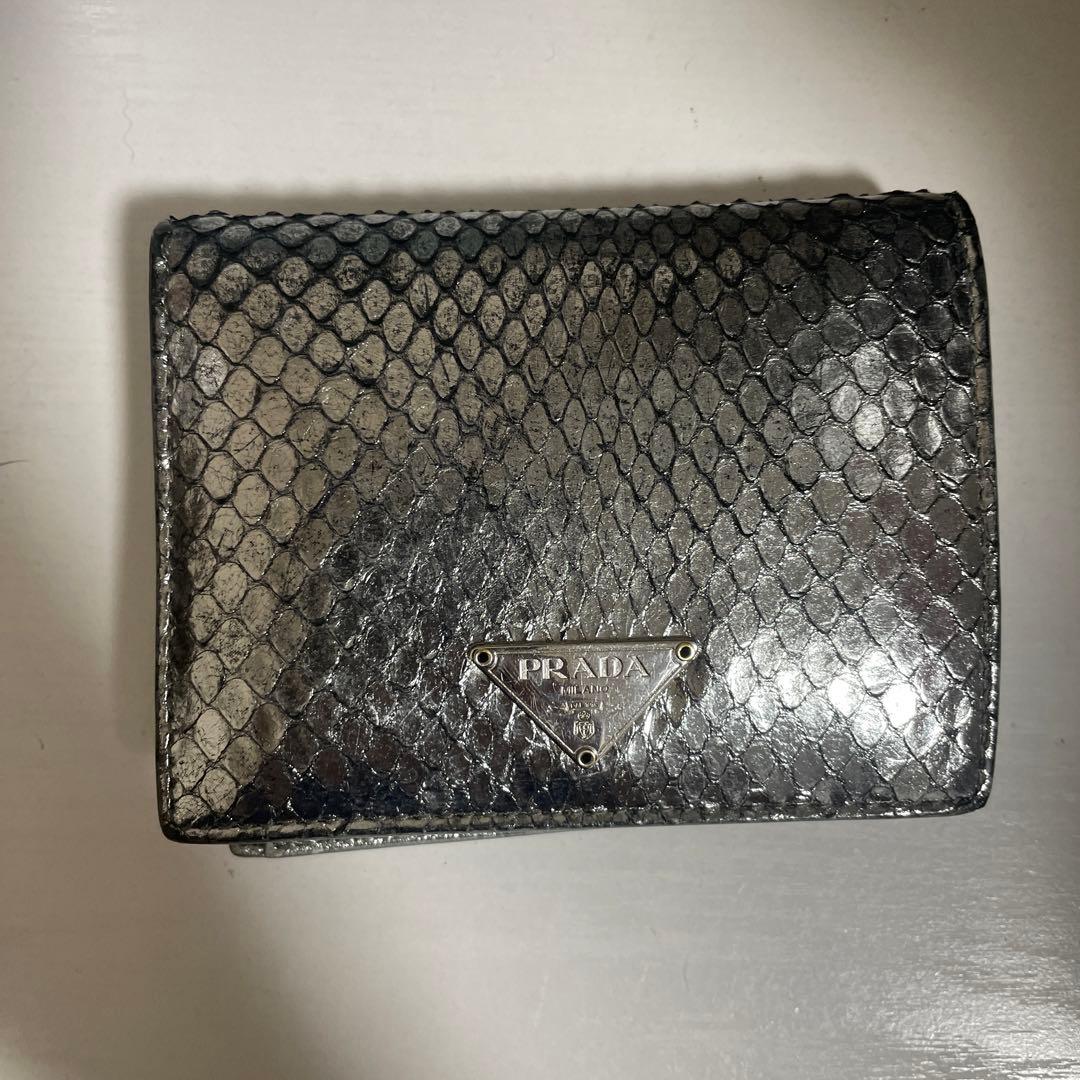 PRADA 財布　二つ折り