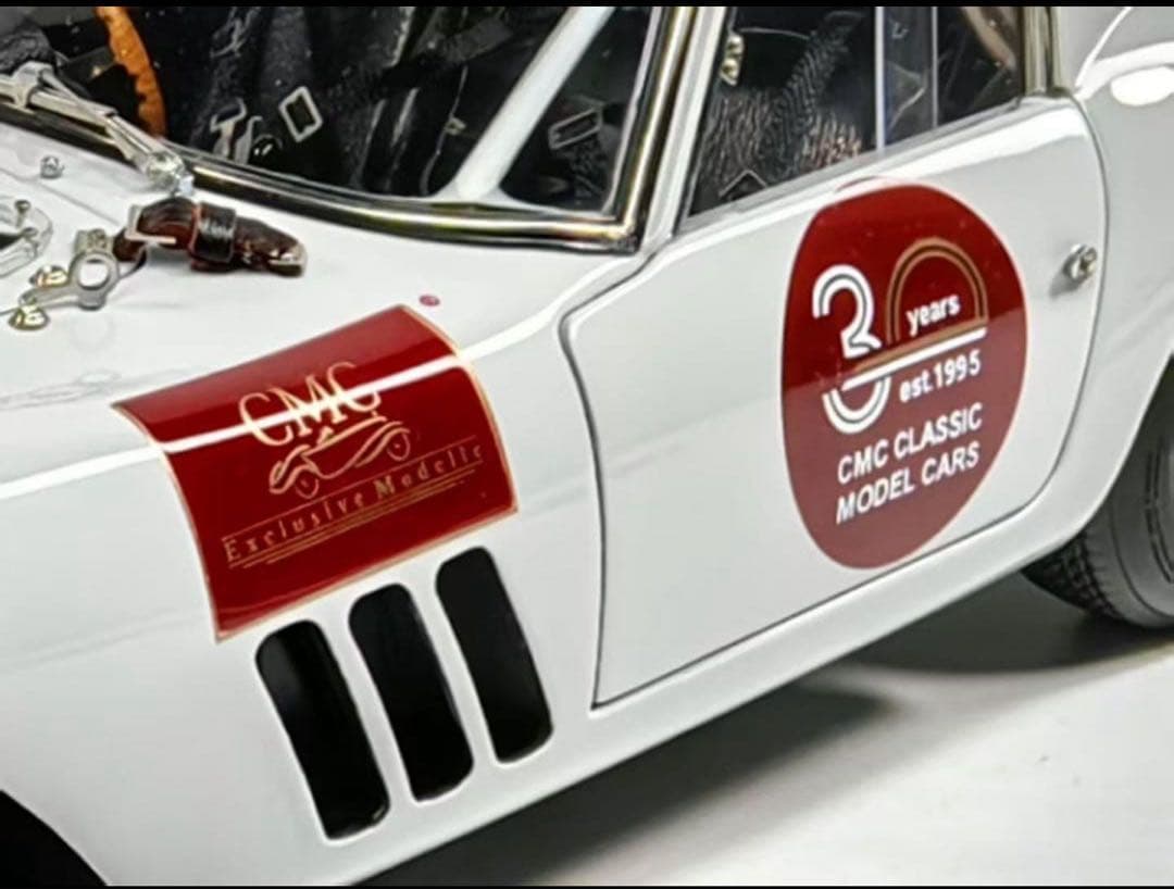 年末限定価格 CMC 1/18 フェラーリ 250 GTO 30周年ミニカー