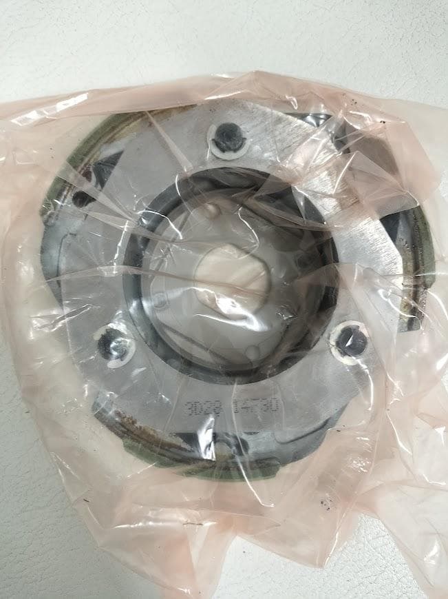 スカイウェイブ250　CJ43A　純正新品クラッチ 21501-14F30スカブ