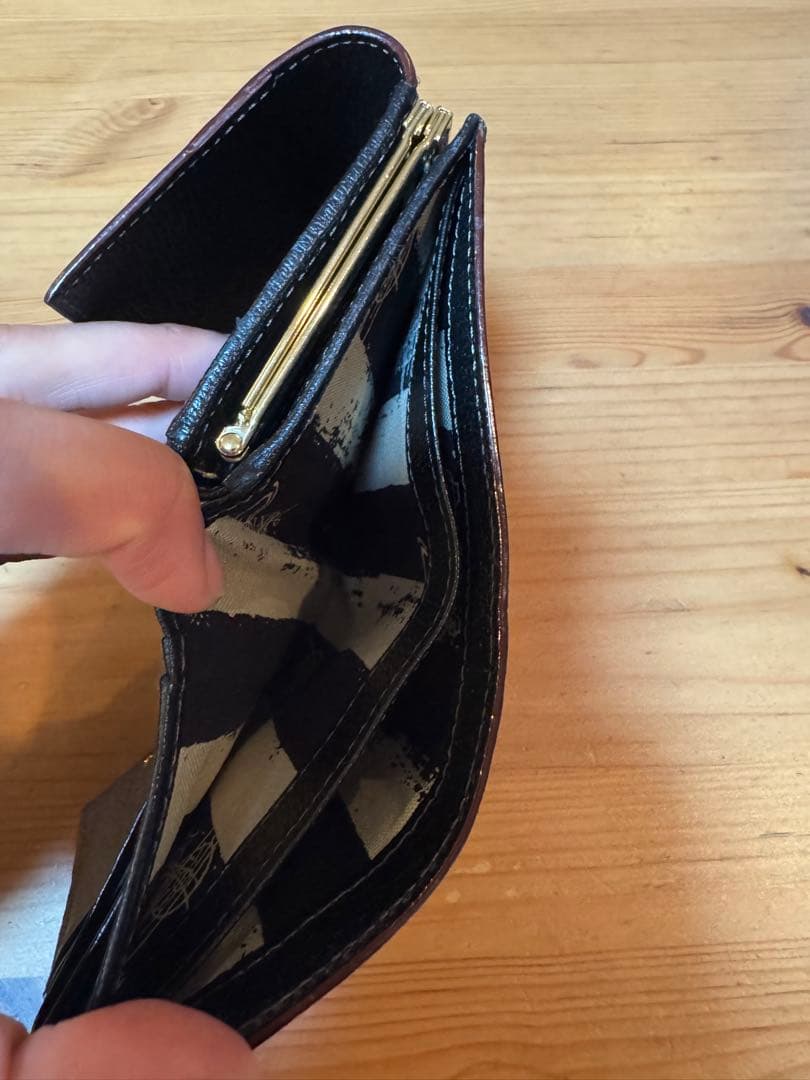 ヴィヴィアンウエストウッド二つ折り財布 黒