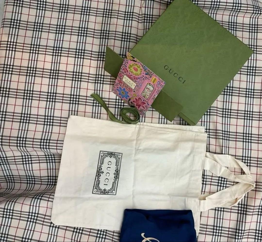 GUCCI ネイビー ロンパース 帽子付き　箱有　プレゼント　　　　　1795