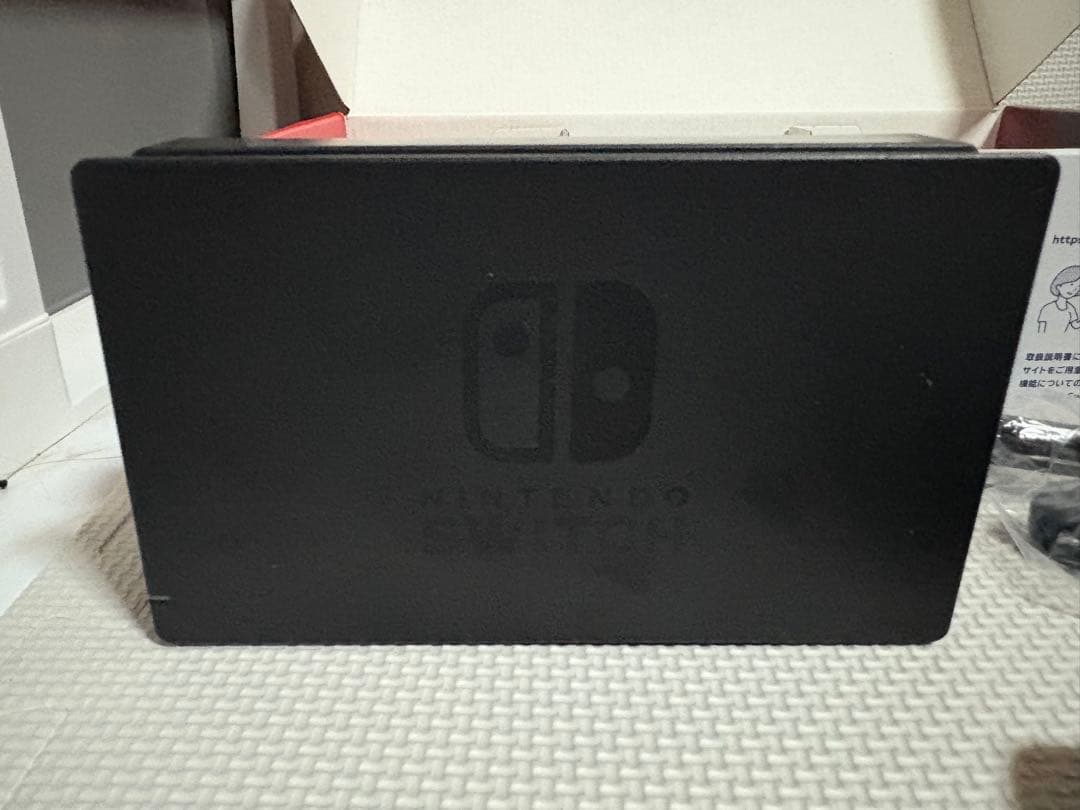 まこ　Nintendo Switch 本体 グレー ジョイコン付き