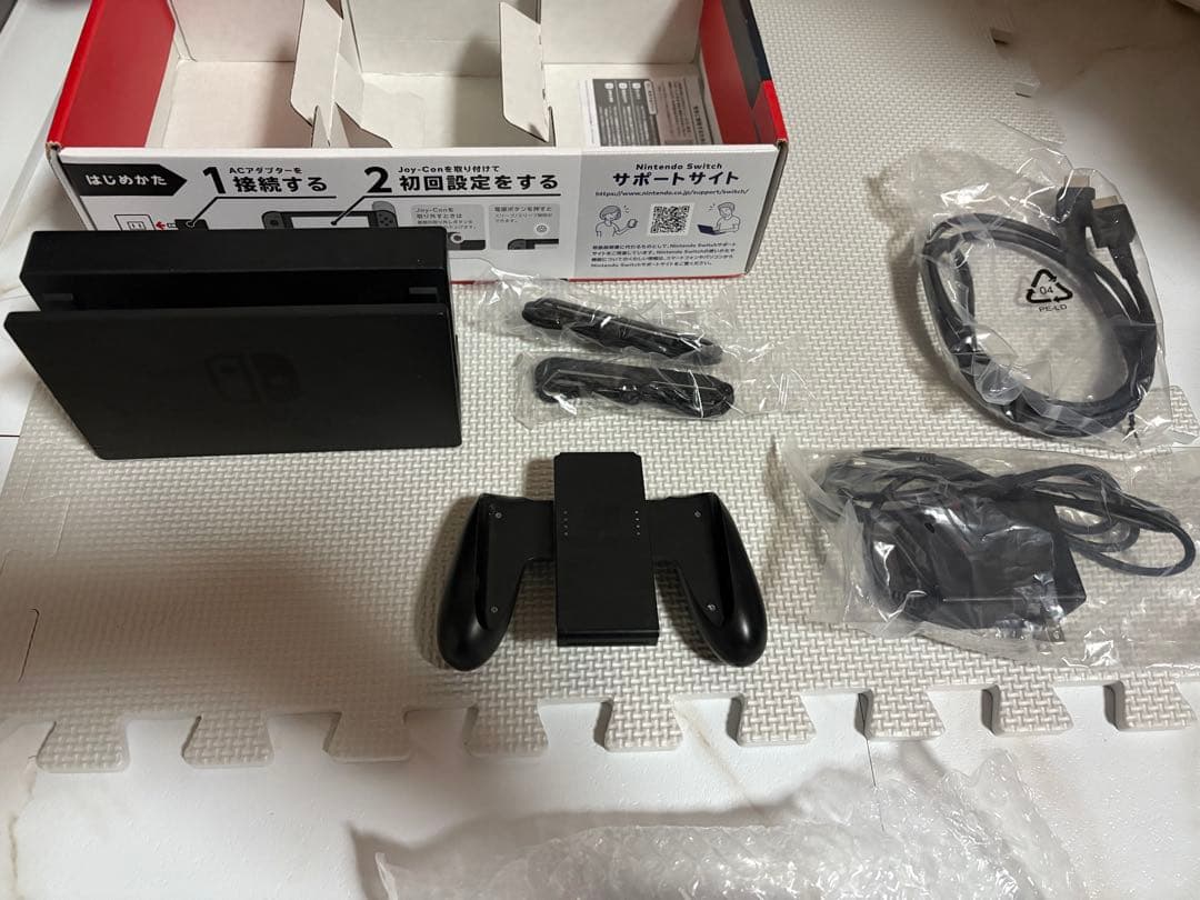 まこ　Nintendo Switch 本体 グレー ジョイコン付き