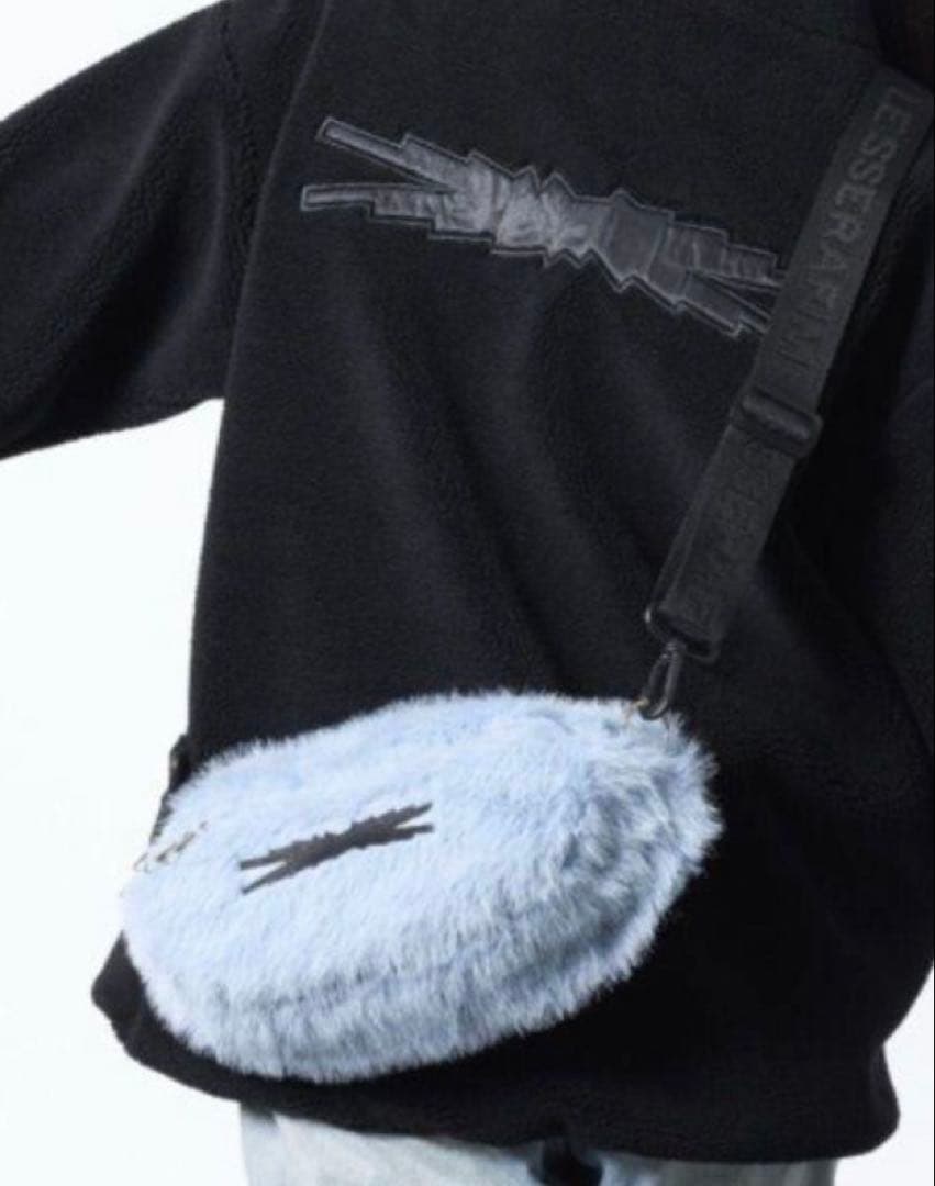 LE SSERAFIM FUR ボディバッグ フォトカード付き