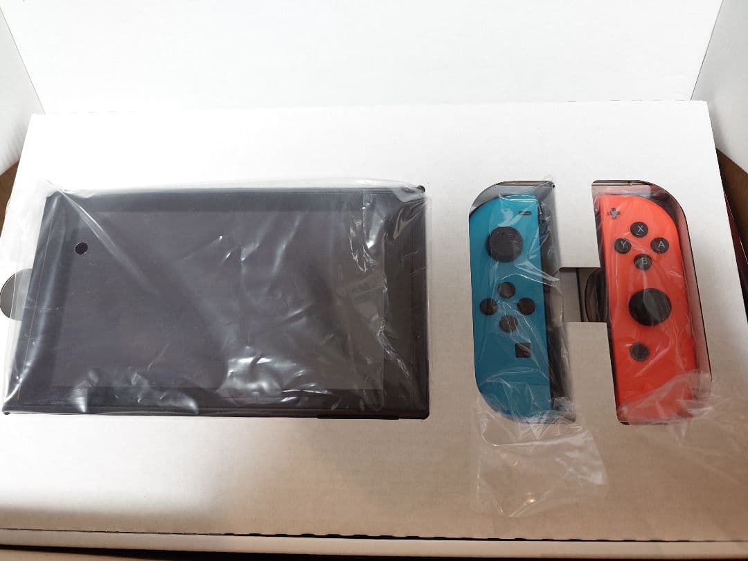 m*a様 【動作良好】Nintendo Switch本体 公式ハードケース付き