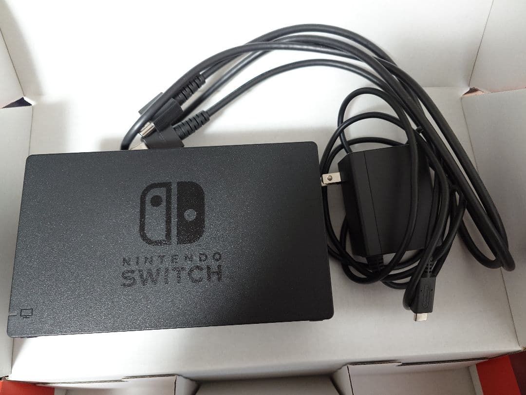 m*a様 【動作良好】Nintendo Switch本体 公式ハードケース付き