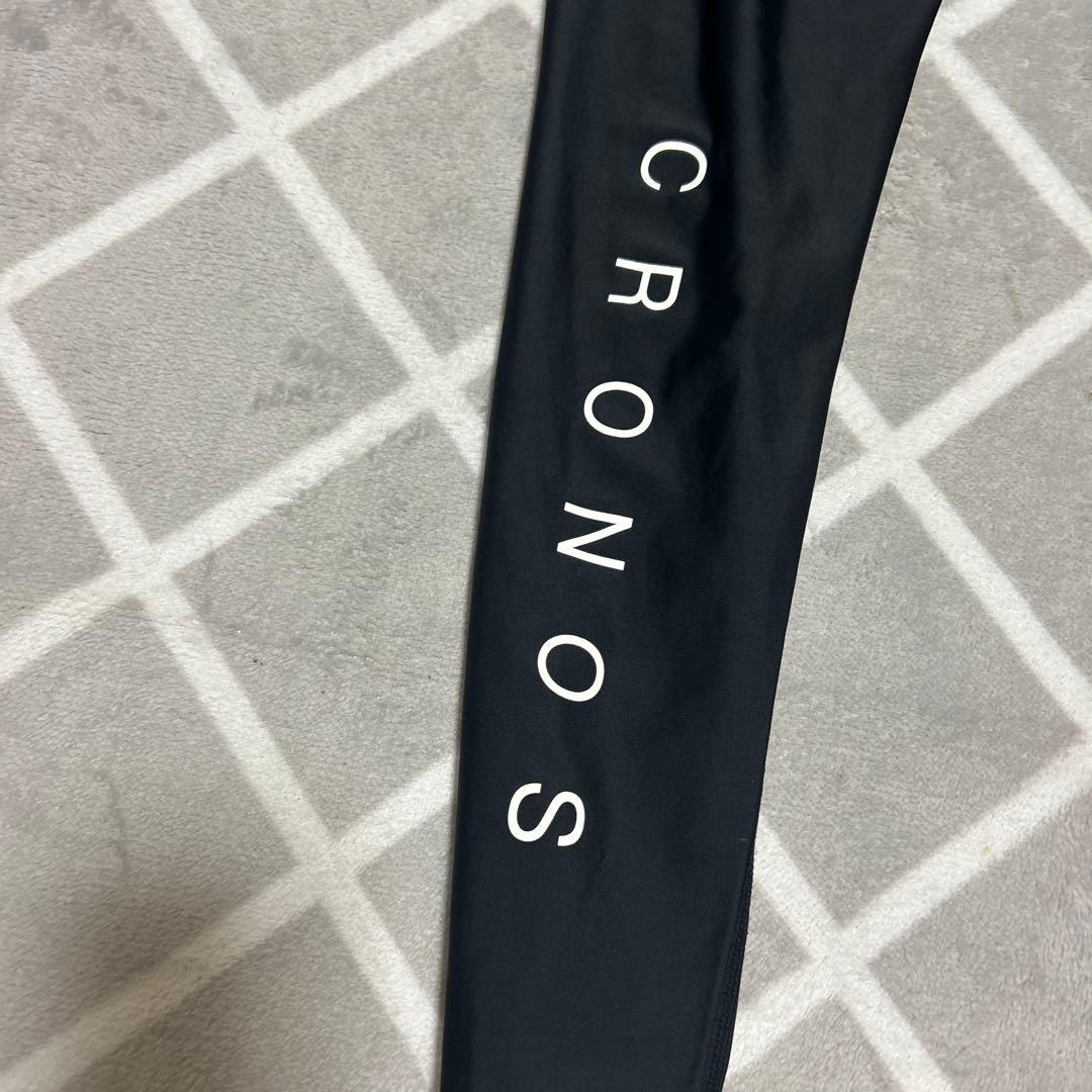 美品！CRONOS スキニーパンツ