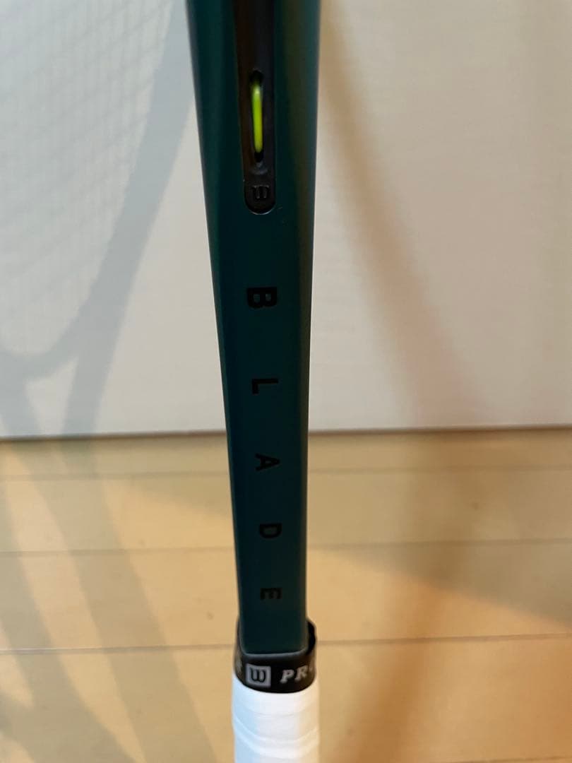 Wilson BLADE 100 V9 16×19 グリップ2