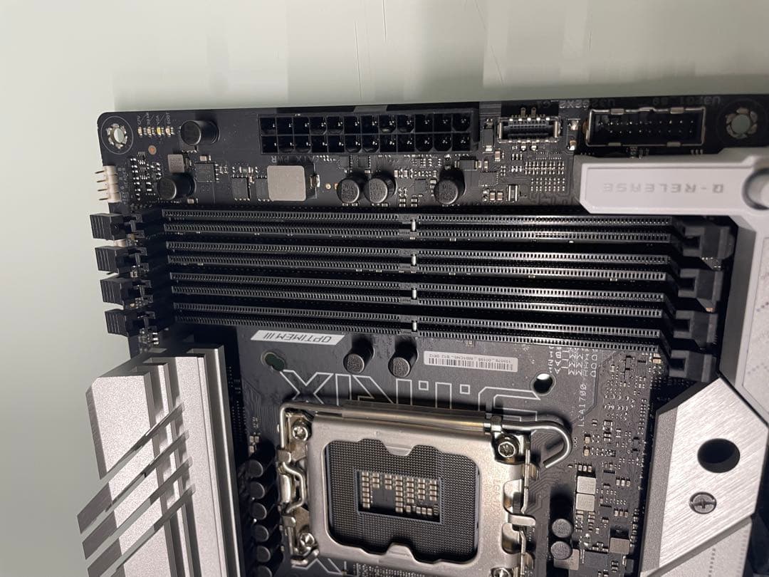 マザーボード ASUS ROG STRIX Z790-A GAMING WIFI D4