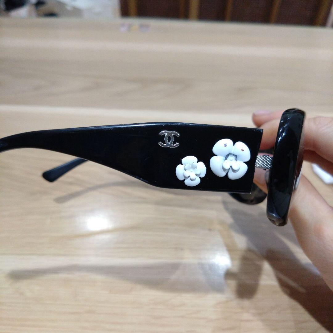 オーバーサイズ ブラック サングラス　CHANEL