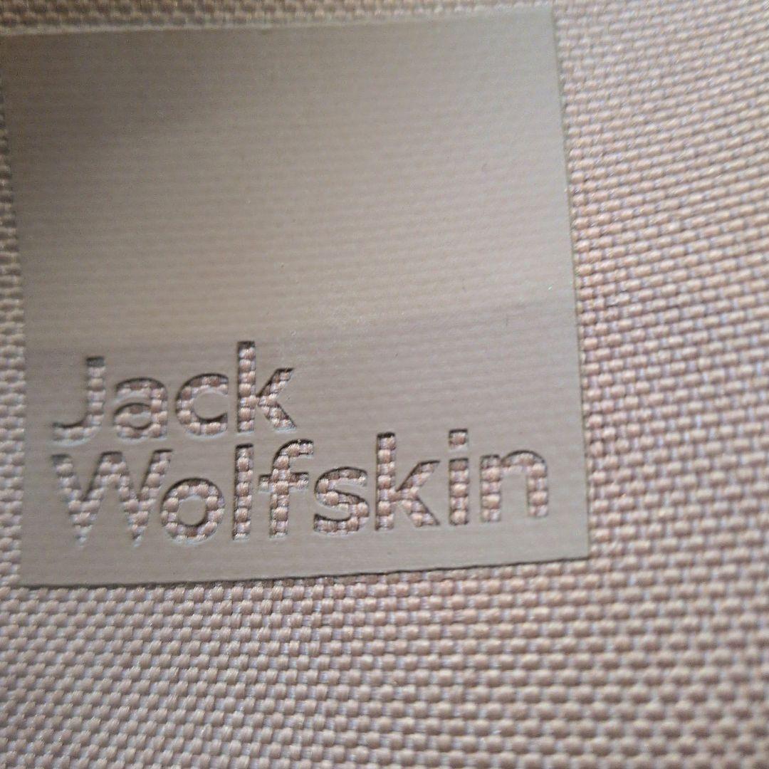 （新品タグ付き）Jack Wolfskin ボディバッグ ピンク 花柄刺繍