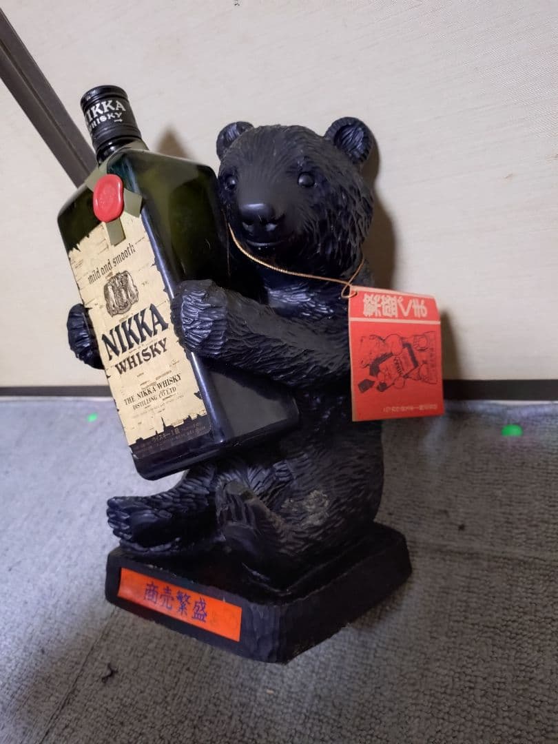 NIKKA WHISKY クマの彫刻　商売繁盛